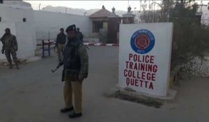 Pakistan: l'attaque d'une école de police fait 60 morts