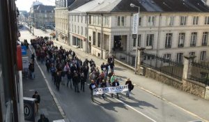 Policiers, gendarmes et pompiers manifestent à Vannes