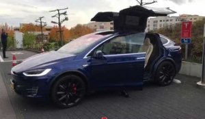 La Meuse-Luxembourg: Visite du show-room Tesla à Luxembourg-Ville et test du Model X