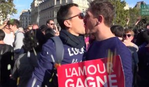 Kiss-in à place République à Paris, 16 octobre 2016