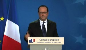 Migrants: Hollande détaille l'accord UE-Turquie