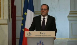 Terrorisme: la "menace plus élevée que jamais" (Hollande)