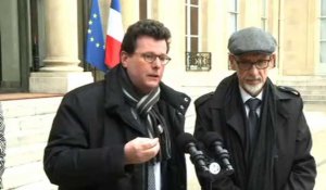 Attentats du 13 novembre: Hollande reçoit les victimes