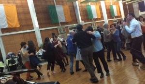 Cours de danse au bal irlandais