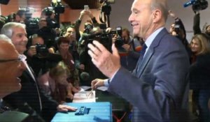 Primaire de la droite: Alain Juppé vote à Bordeaux