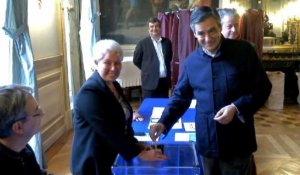 Primaire de la droite: Fillon a voté à Paris à la mairie du VIIe