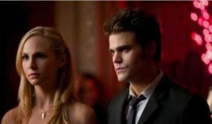 Vidéo : Vampire Diaries : Mystic Fall revêt son habit de fêtes à l'occasion du Mid Season...