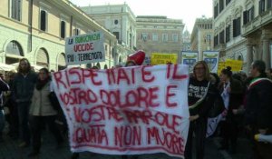 Italie/séisme: manifestation contre les lenteurs de l'Etat