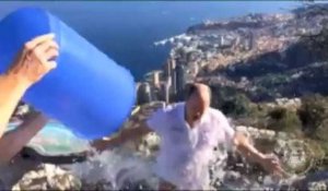 Ice Bucket Challenge: douche froide pour le Prince Albert II... qui nomine François Hollande
