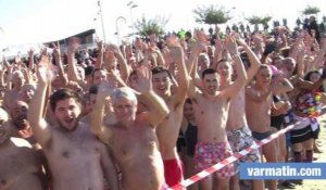 Toulon: 800 participants au bain du Nouvel an au Mourillon