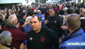 Toulon-Lyon: Arrivée des joueurs du RCT sur l'avenue des légendes