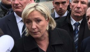 Marine Le Pen au poste frontière de Menton