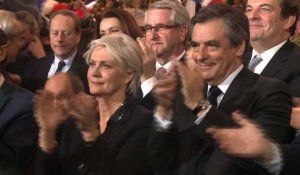 Meeting Fillon: le candidat et son épouse Penelope ovationnés