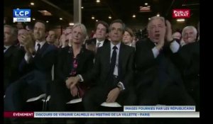 Standing ovation et déclaration d'amour pour Penelope au meeting de François Fillon