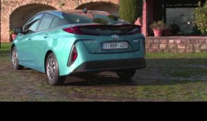 2017 Toyota Prius Plug-In Hybrid in Tian Exterior Design | AutoMotoTV