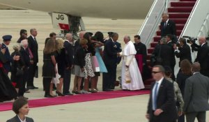 Le pape François accueilli aux Etats-Unis par la famille Obama