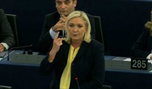 Vif échange entre M. Le Pen et F. Hollande au Parlement européen