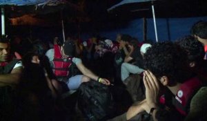 Des migrants tentent d'aller en Grèce depuis les plages turques
