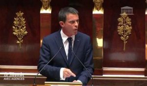 "La France refuse que la Grèce sorte de la zone euros", affirme Manuel Valls