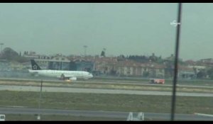 Turquie : un avion atterrit en urgence avec un moteur en feu