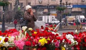 A Kiev, une « mer de fleurs » en l'honneur des manifestants tués