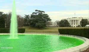 La fontaine de la Maison-Blanche en vert pour la Saint-Patrick 