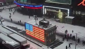 Time lapse : la neige s'accumule à Time Square