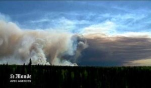 En Alaska, de géantes colonnes de fumée blanche dégagées par un incendie