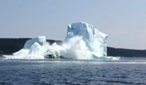 L'effondrement d'un énorme iceberg filmé par deux Canadiens