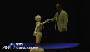 SoftBank dévoile un robot humanoïde prêt à faire l'accueil dans ses boutiques