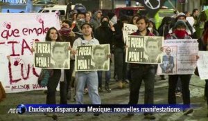 Mexique: heurts après un défilé pour les étudiants disparus