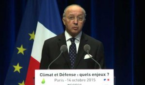 Fabius ouvre la conférence "Climat et défense: quels enjeux?"