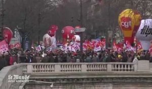 Des dizaines de milliers de manifestants battent le pavé contre l'accord sur l'emploi