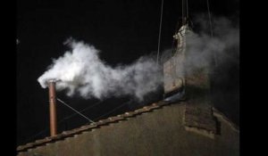 Fumée blanche sur le Vatican