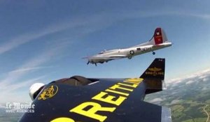 L'impressionnant vol de "Jetman" au côté d'un avion B-17