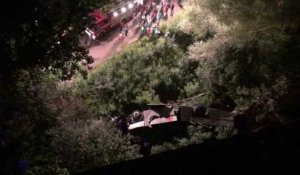 Un autocar chute d'un pont en Italie, au moins 38 morts