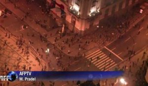 Brésil : affrontements entre police et manifestants vus d'un hélicoptère