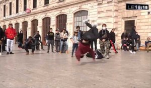 Marseille : démonstration de breakdance à la gare Saint-Charles