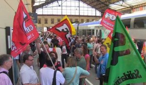 SNCF : les grévistes envahissent la gare Saint-Charles