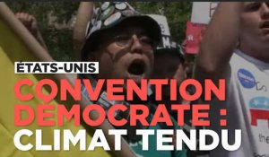 Convention démocrate : les pro-Sanders dénoncent une "primaire truquée"
