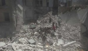 En Syrie, raids aériens sur Alep et Atareb