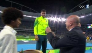 Rio 2016 : Renaud Lavillenie médaillé et en larmes sous les sifflements