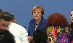 Merkel maintient son cap sur les réfugiés malgré les attentats