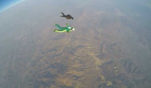 Un Américain fait une chute libre de 7 600 mètres sans parachute