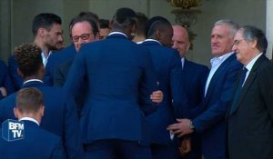 François Hollande reçoit les Bleus à l'Elysée