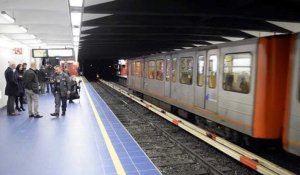 Réouverture de la station de métro Maelbeek un mois après les attentats du 22 mars 2016