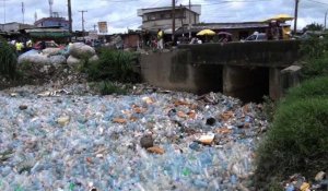 Roger Milla se lance dans le recyclage des déchets plastiques