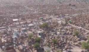 Un drone filme l'intérieur de l'un des plus grands cimetières au monde 