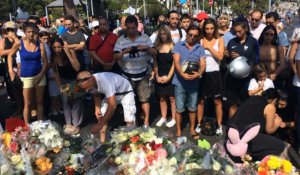 Attentat de Nice: Recueillement sur la Promenade des Anglais