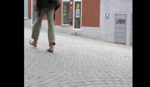 Barefoot ou l'homme qui marche pieds nus